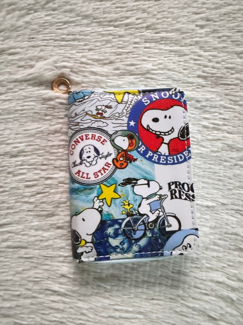 Snoopy Converse wallet zipper with Snoopy and friends graphics